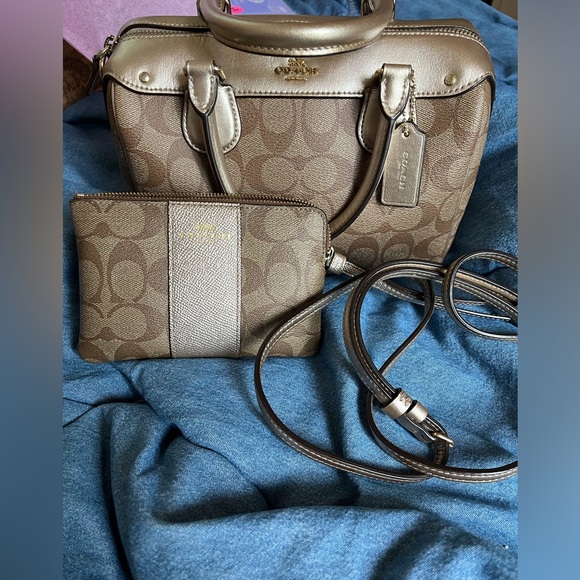🛑🛑🛑🛑🛑sold🛑🛑🛑🛑🛑🛑🛑Set Coach tan and gold mini crossbodyDO NOTBUY!! SOLD!! - Picture 2 of 16